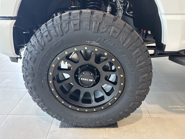 2025 Ford F-350 photo 9