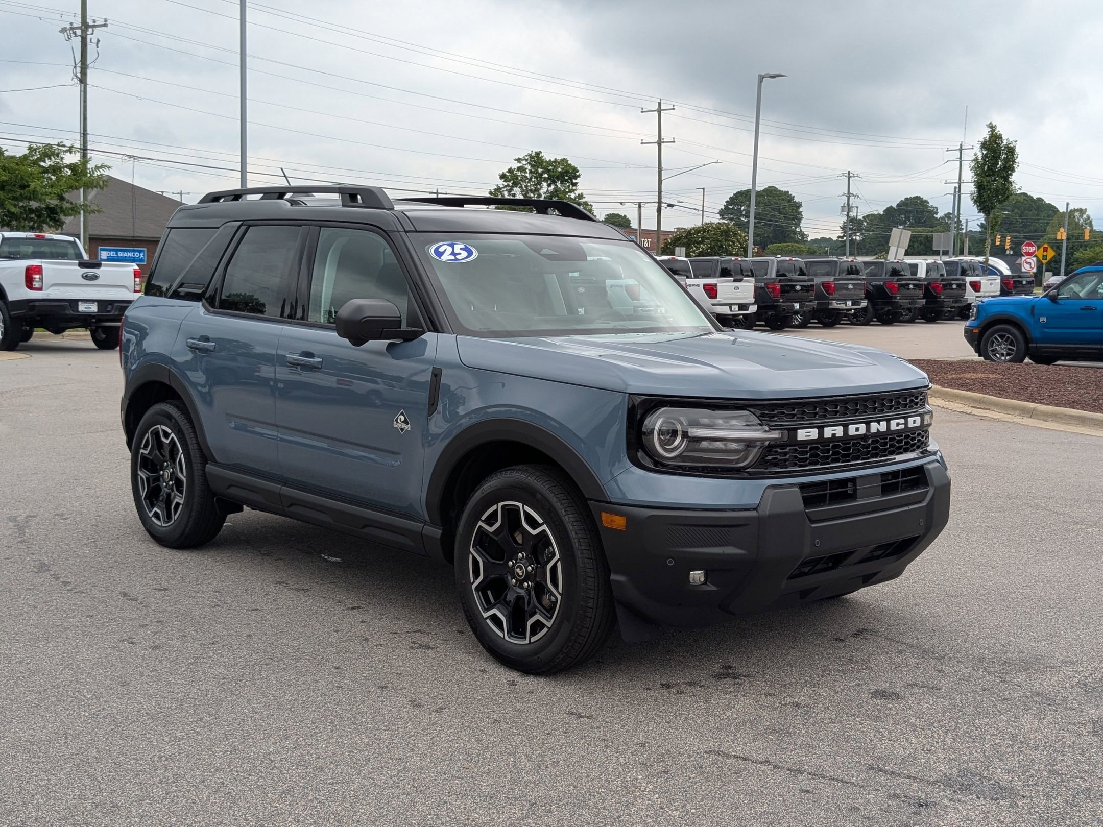 2025 Ford Bronco Sport Outer Banks photo 4