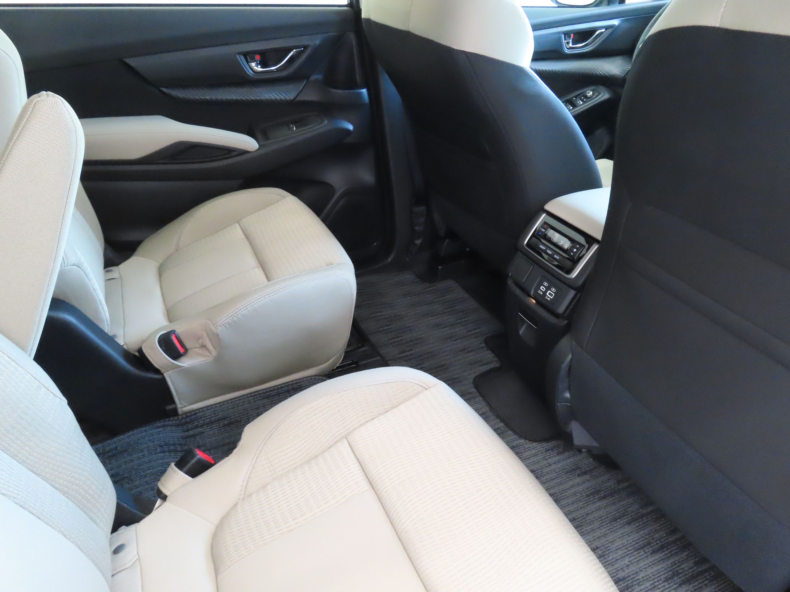2025 Subaru Ascent Premium photo 23