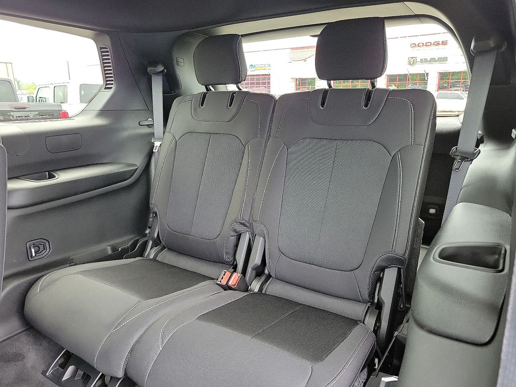 2025 Jeep Grand Cherokee Laredo X photo 9