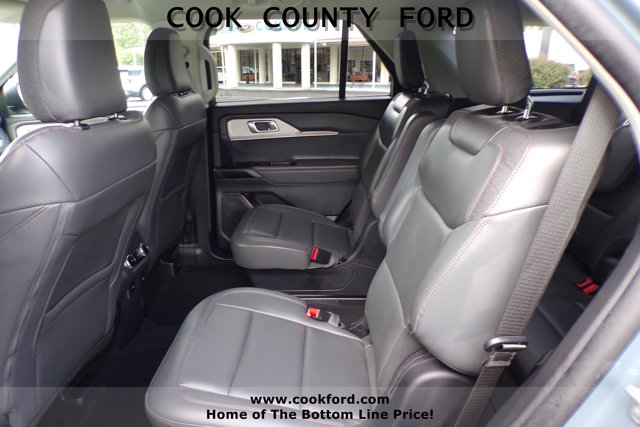 2025 Ford Explorer photo 14