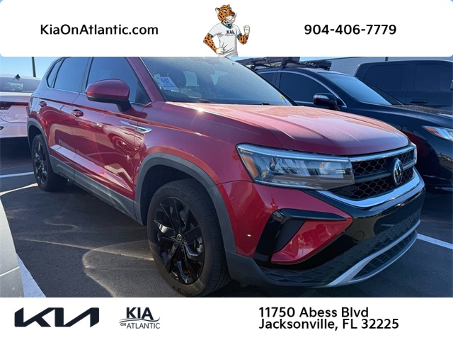 2022 Volkswagen Taos SE's photo