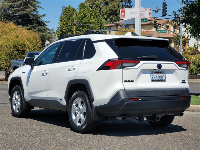 2020 Toyota RAV4 Hybrid XLE photo 7