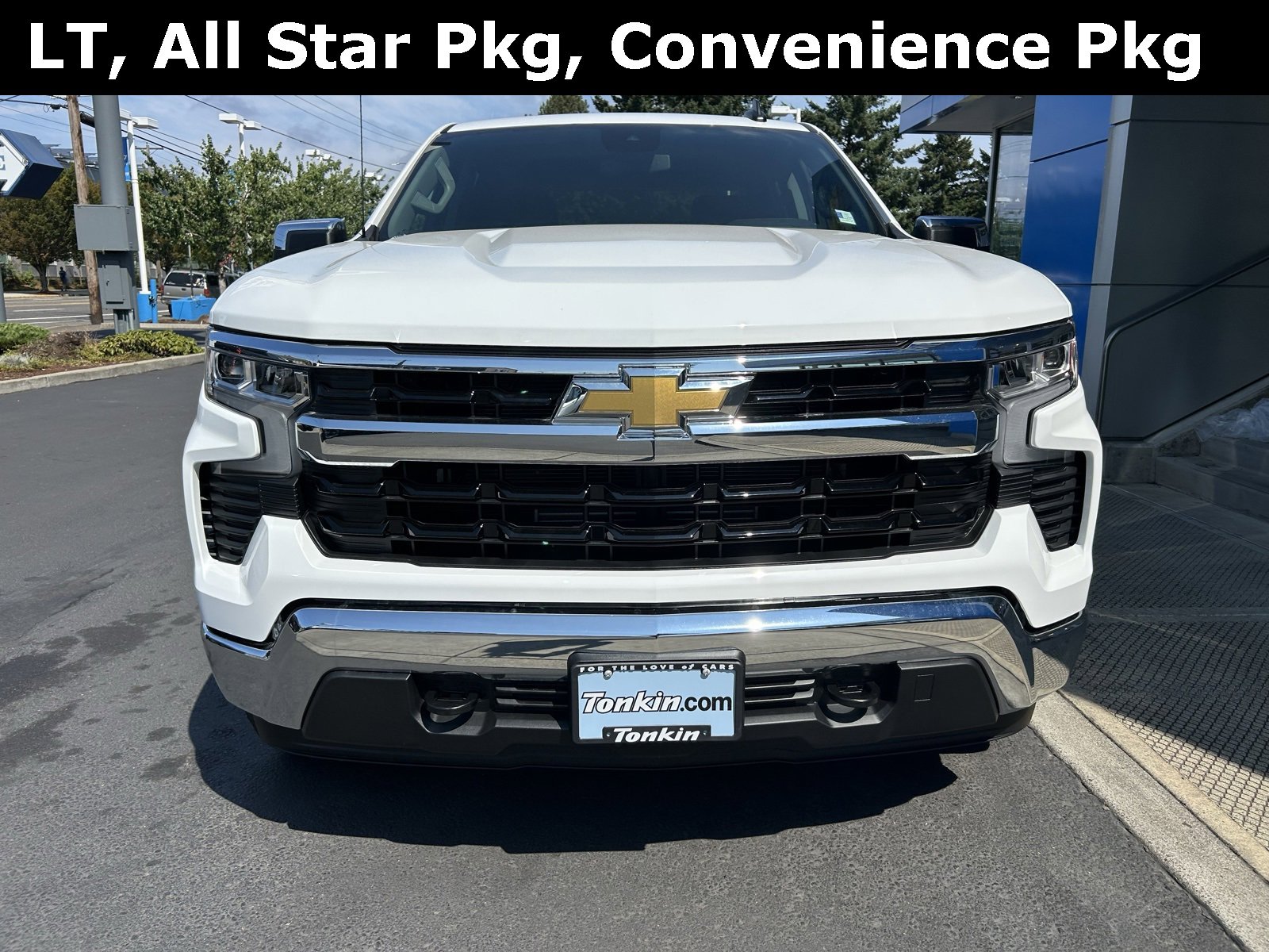 2025 Chevrolet Silverado 1500 LT photo 2