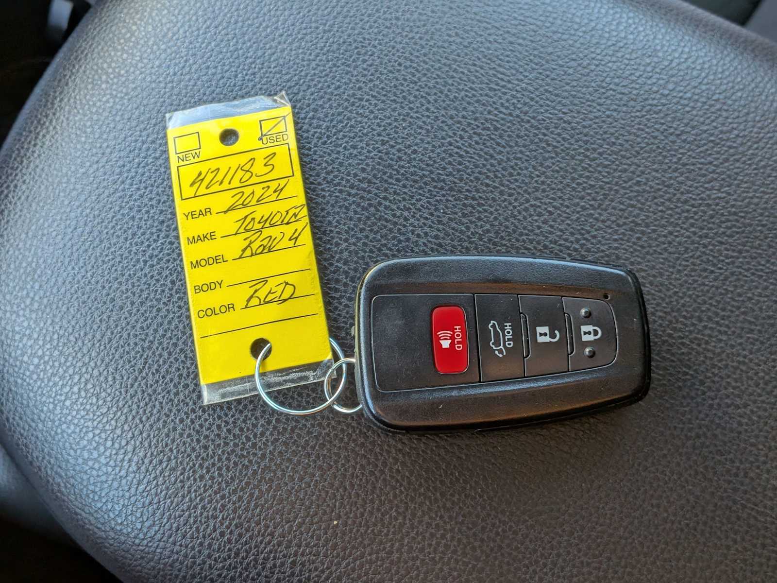 2024 Toyota RAV4 XLE photo 33