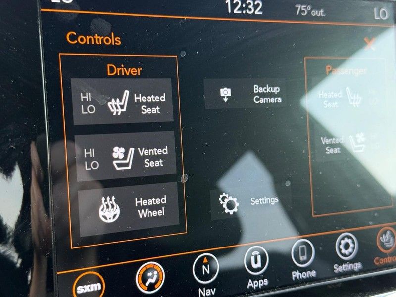 2021 Jeep Grand Cherokee Anniversary Edition photo 22