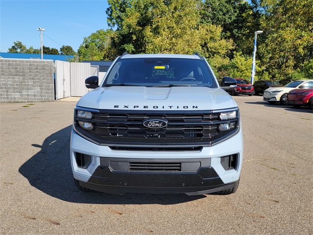 2025 Ford Expedition Platinum MAX photo 8