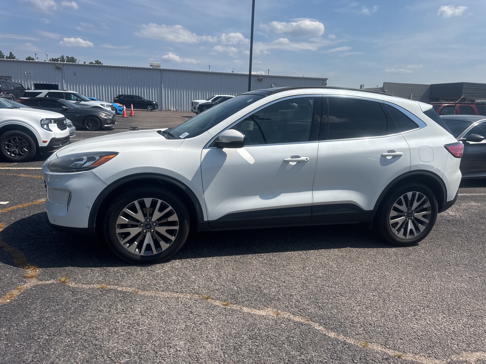 2020 Ford Escape Titanium photo 2