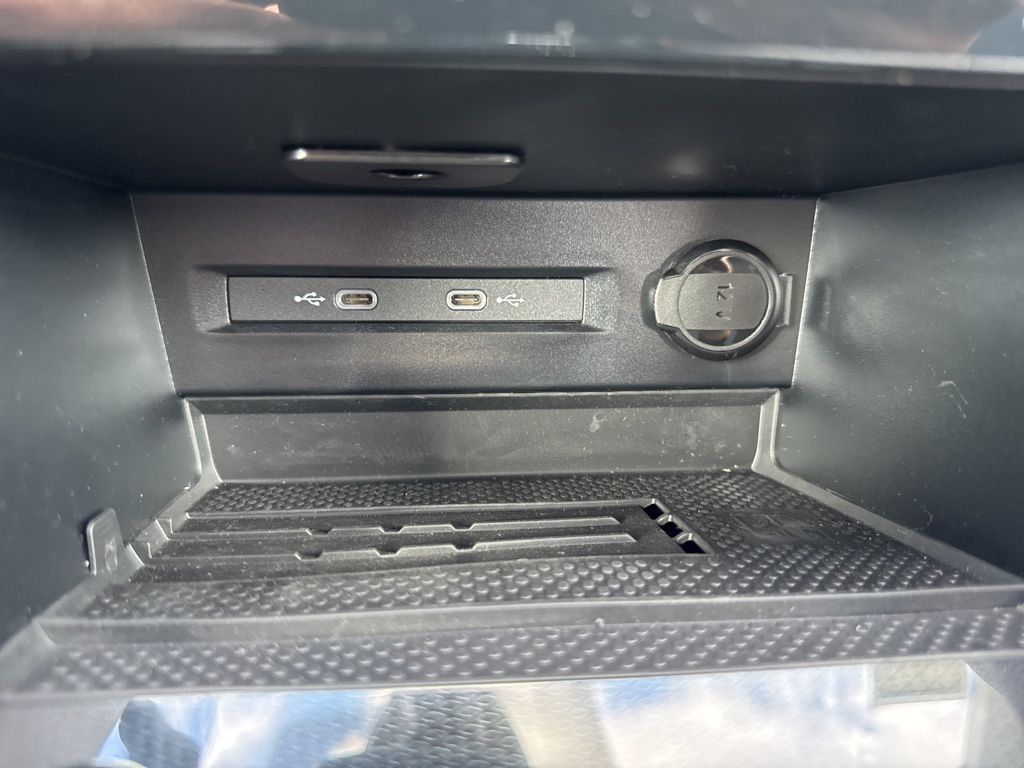 2025 Volkswagen Taos SE photo 24
