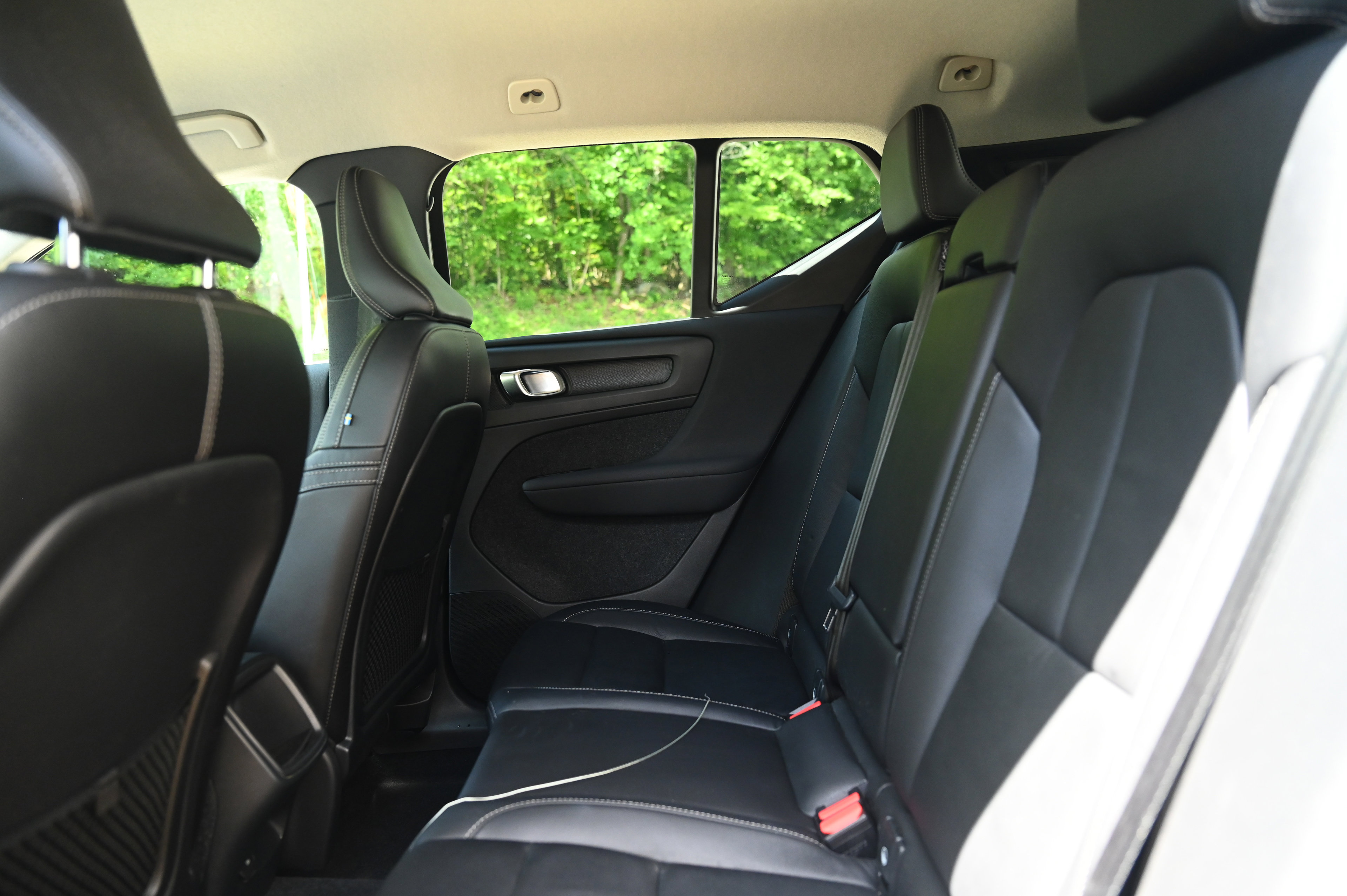 2022 Volvo XC40 Momentum photo 20