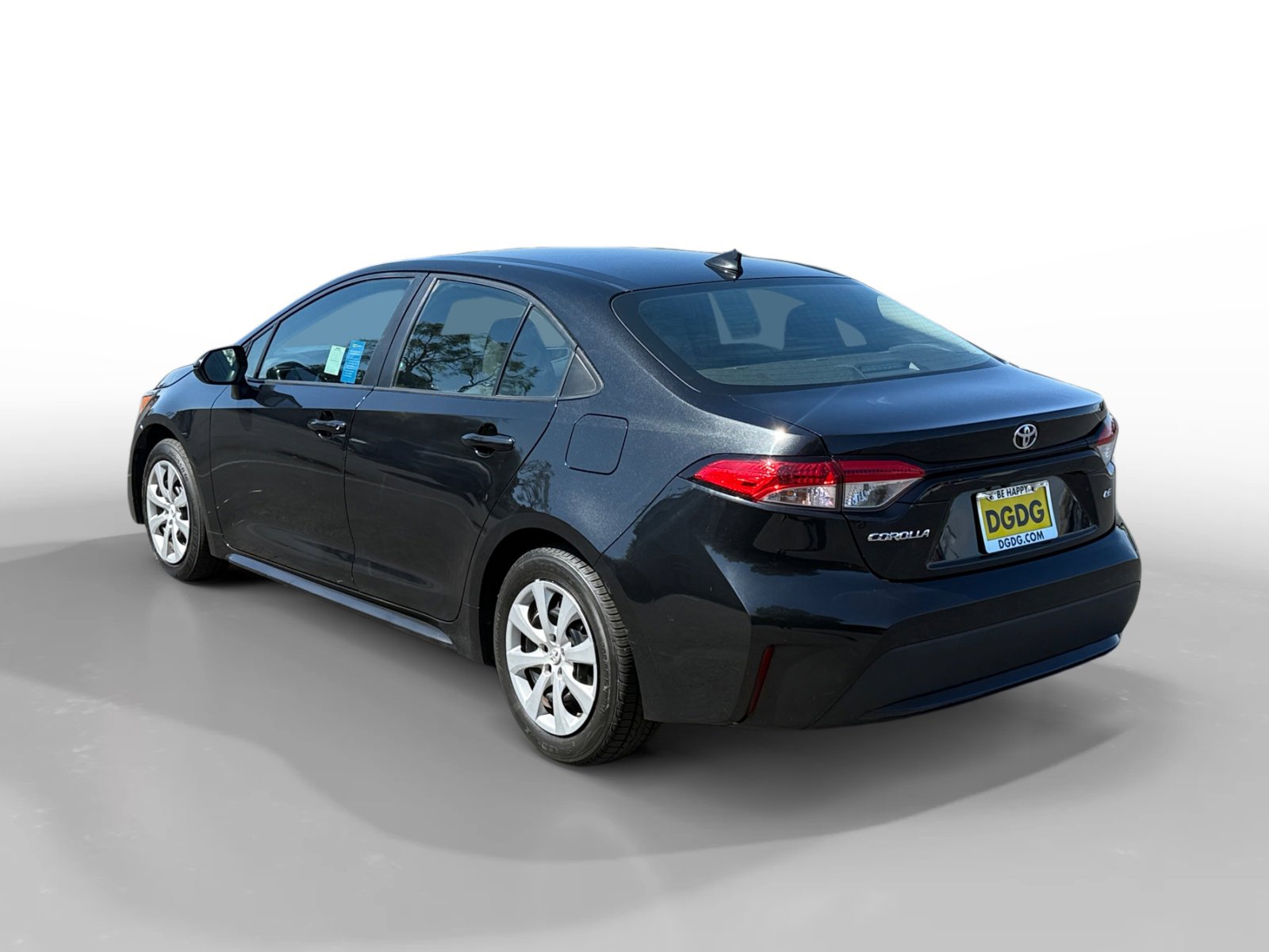 2022 Toyota Corolla LE photo 3