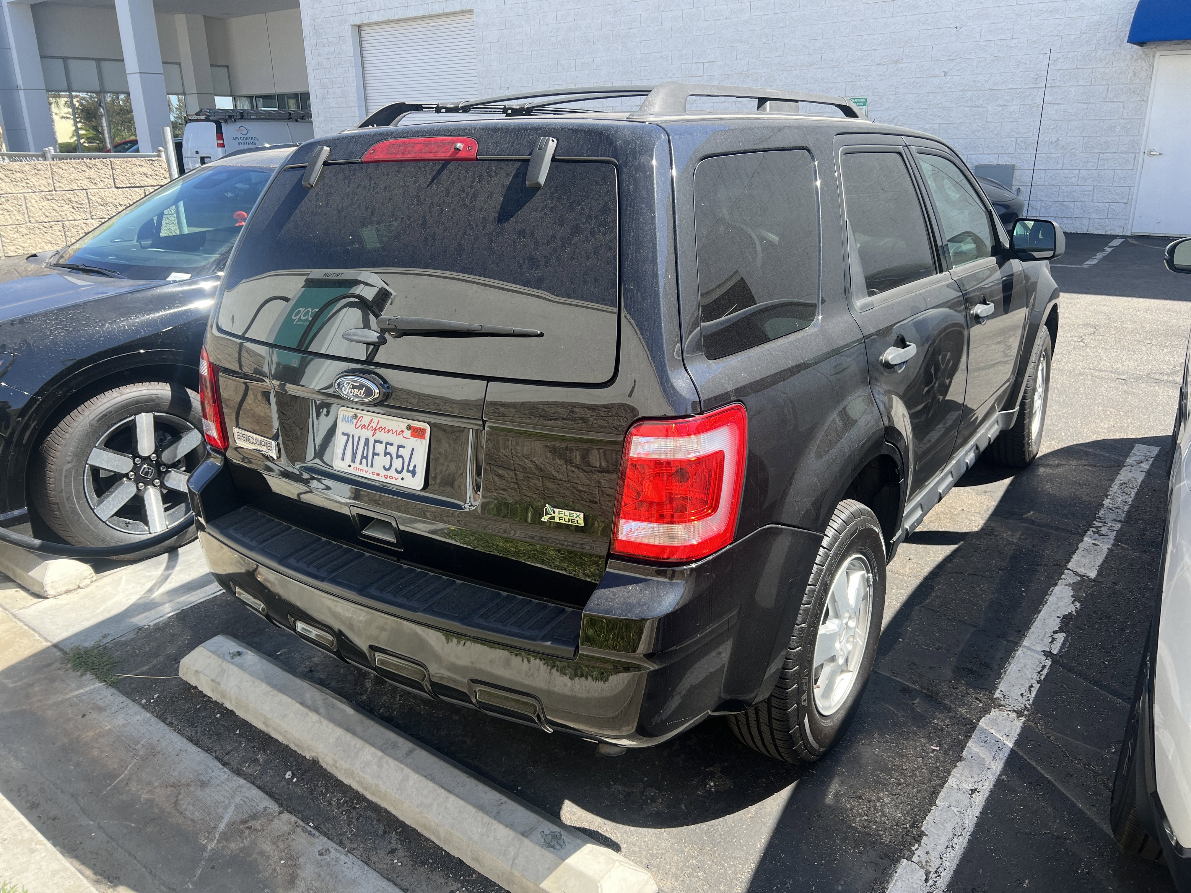 Used 2011 Ford Escape XLT with VIN 1FMCU0DG5BKB30190 for sale in Huntington Beach, CA