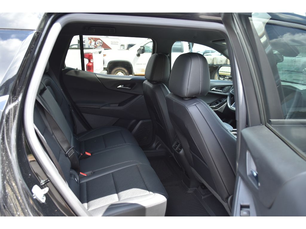 2025 Chevrolet Equinox LT photo 16