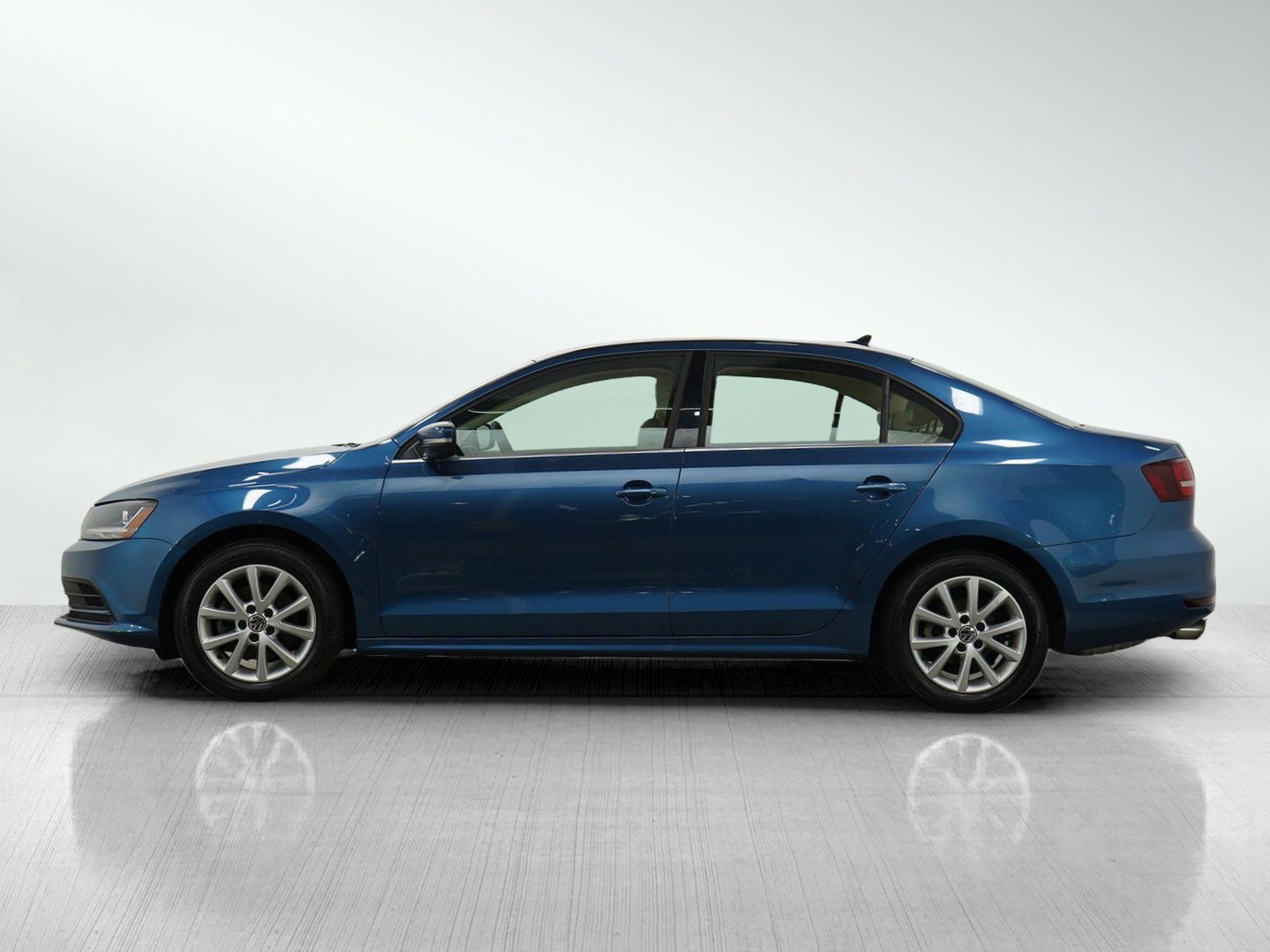Used 2017 Volkswagen Jetta SE with VIN 3VWB67AJ3HM345245 for sale in White Bear Lake, Minnesota