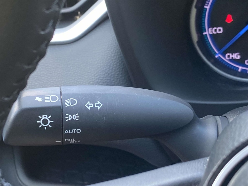 2022 Toyota RAV4 Hybrid XSE photo 24