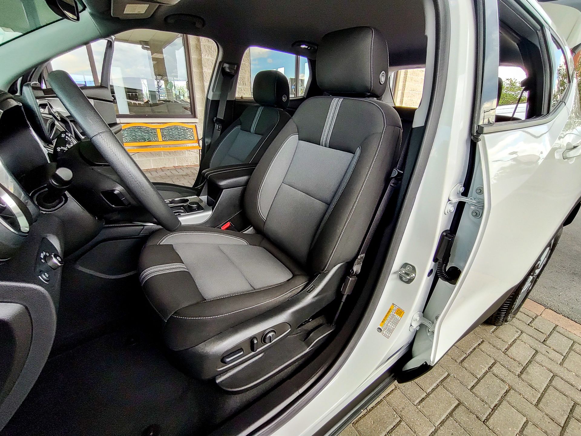 2023 Chevrolet Blazer 2LT photo 3