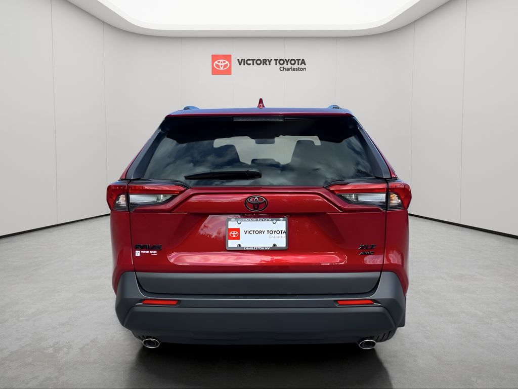 2025 Toyota RAV4 XLE photo 3