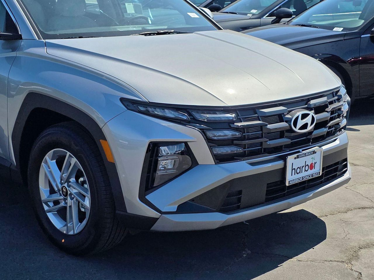 2025 Hyundai Tucson SE photo 3