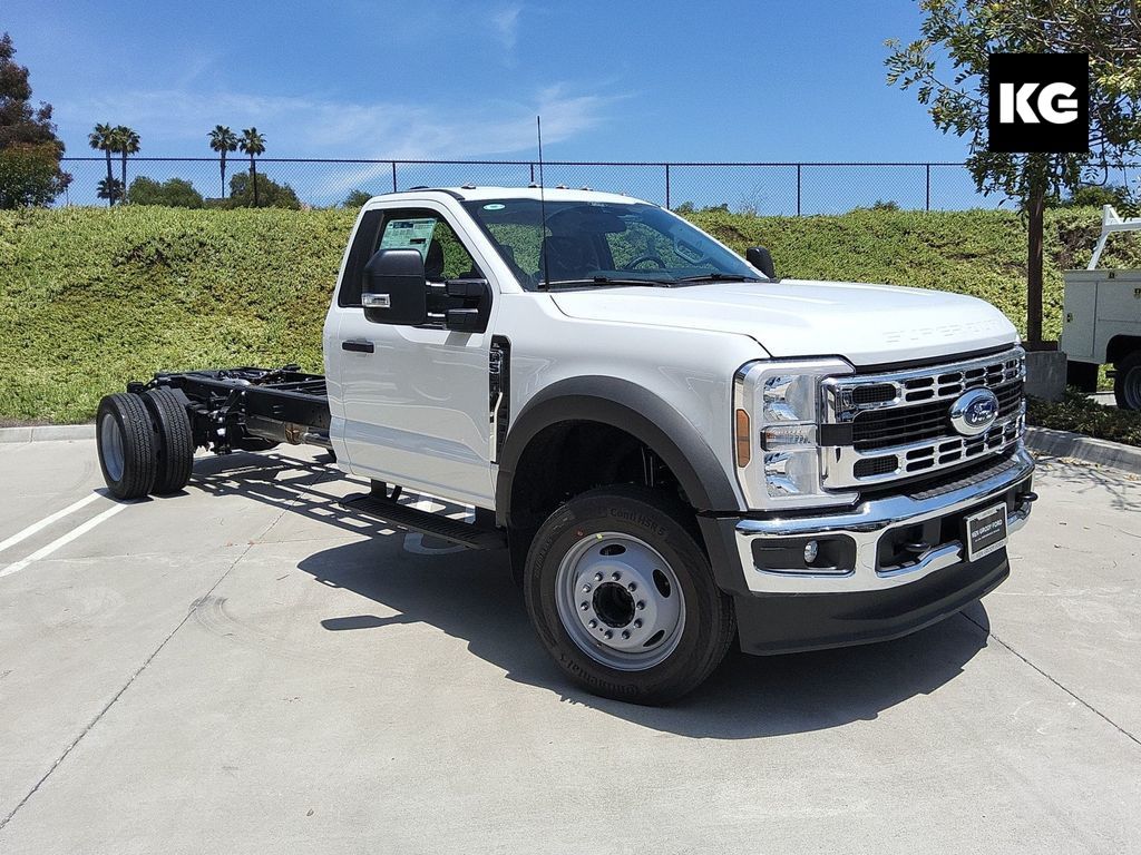 2025 Ford F-550 Super Duty Chassis Cab XL's photo