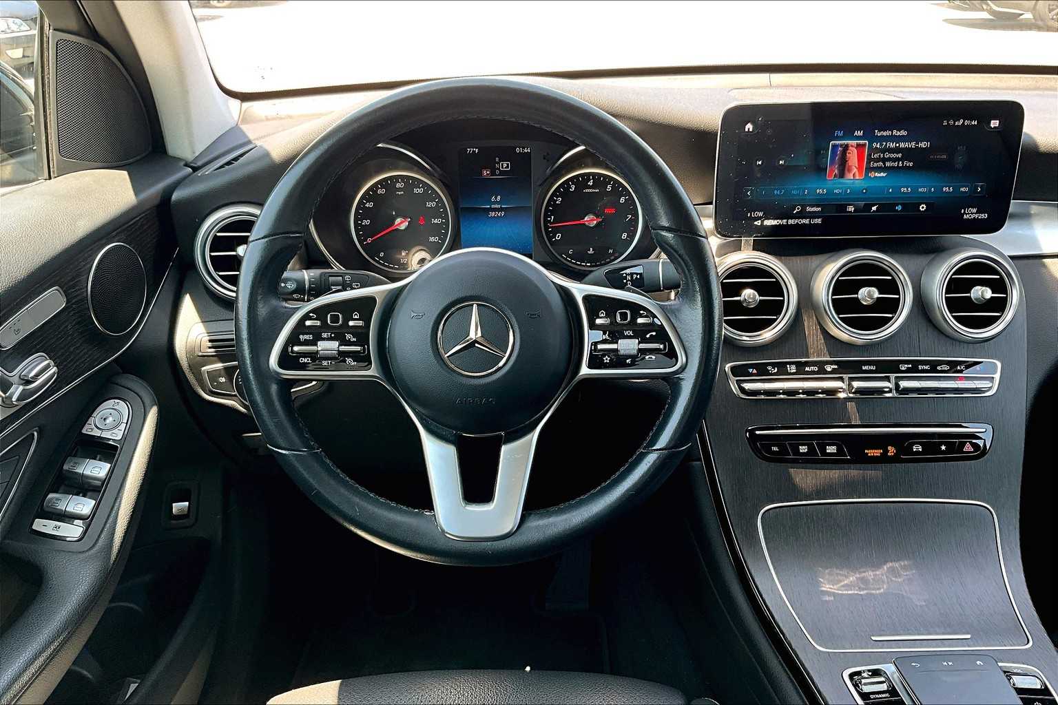 2022 Mercedes Benz GLC 300 photo 5