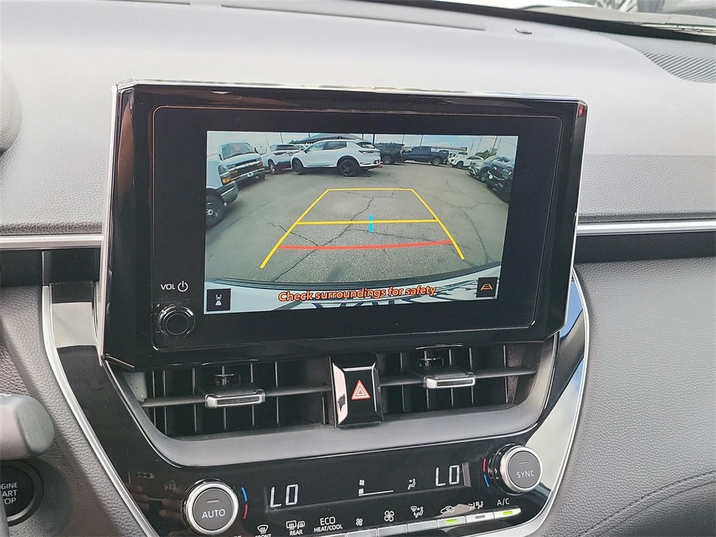 2024 Toyota Corolla Cross XLE photo 7
