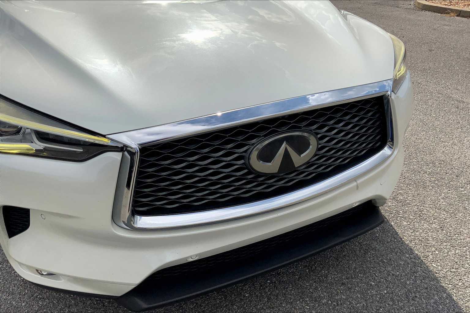 2019 Infiniti QX50 Essential photo 29