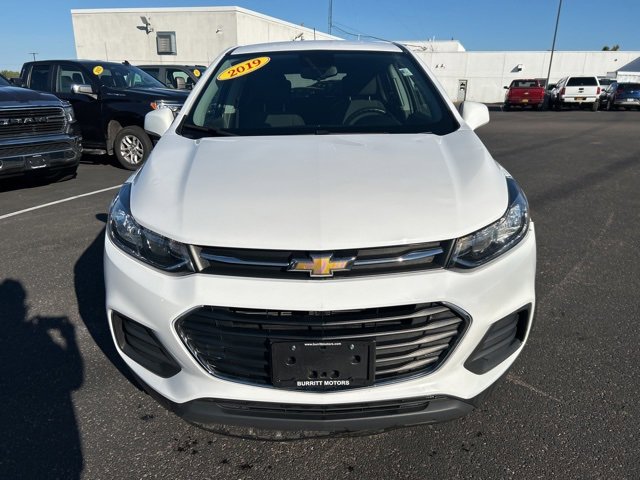 2019 Chevrolet Trax LS photo 2