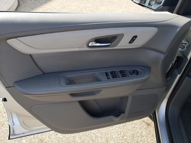 2017 Chevrolet Traverse LS photo 10