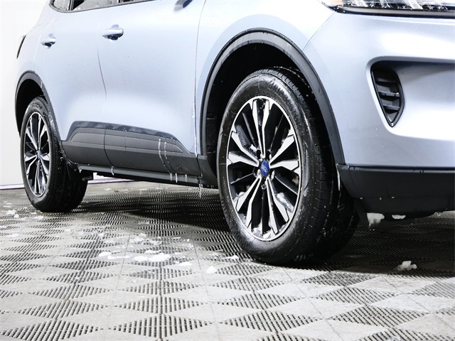 Used 2022 Ford Escape SE with VIN 1FMCU9G65NUB79972 for sale in Apple Valley, Minnesota