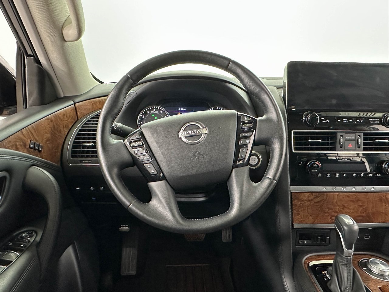 2024 Nissan Armada SL photo 9