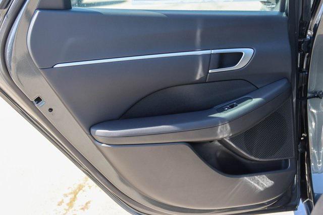 New 2025 Gray Hyundai SEL Convenience image 10