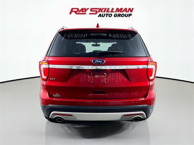 2017 Ford Explorer XLT photo 4