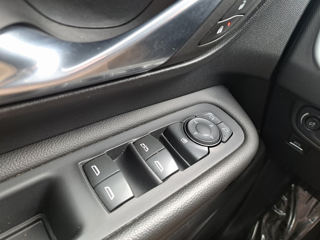 2023 Gmc Terrain SLT photo 23