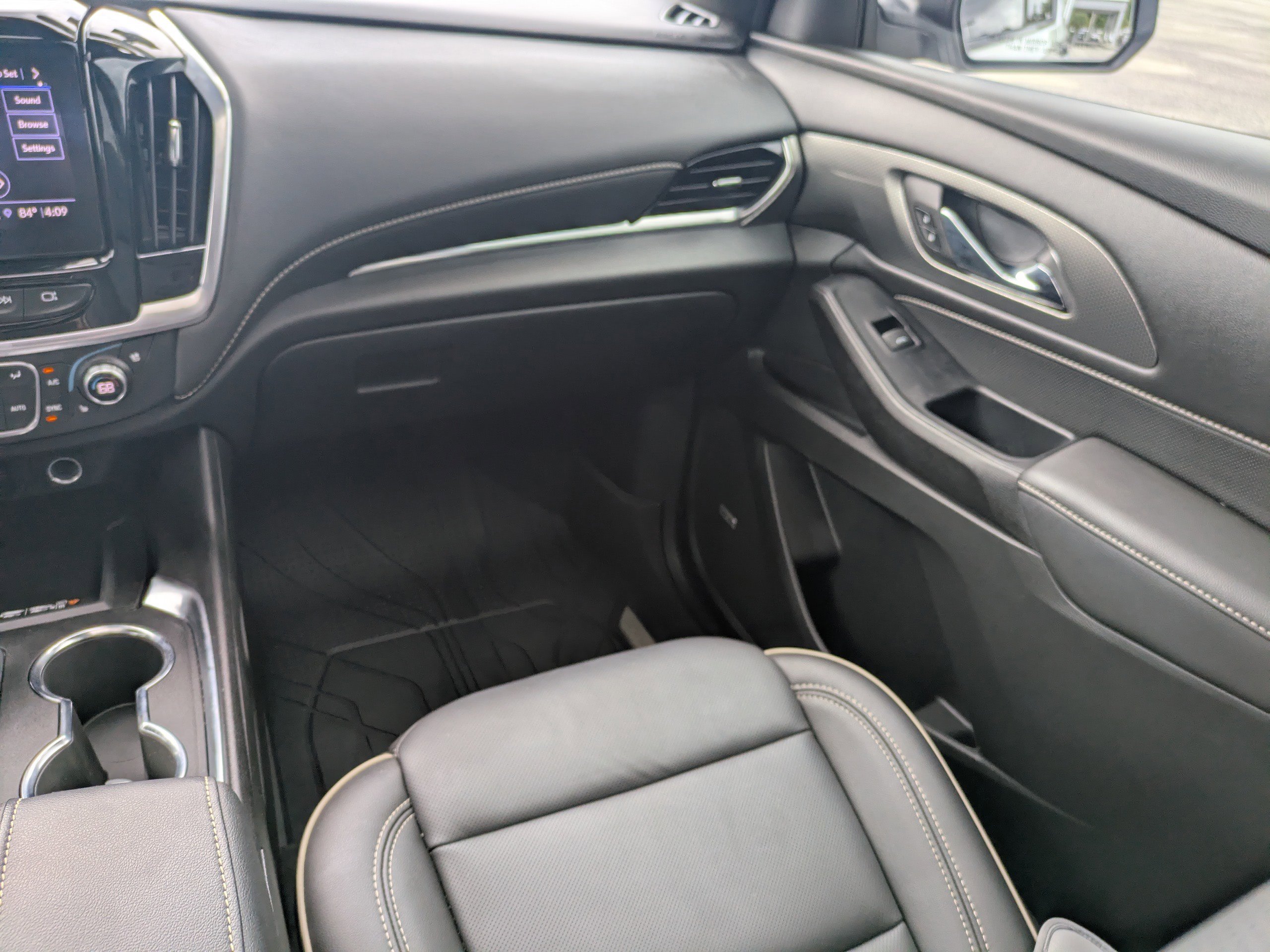 2023 Chevrolet Traverse Premier photo 21
