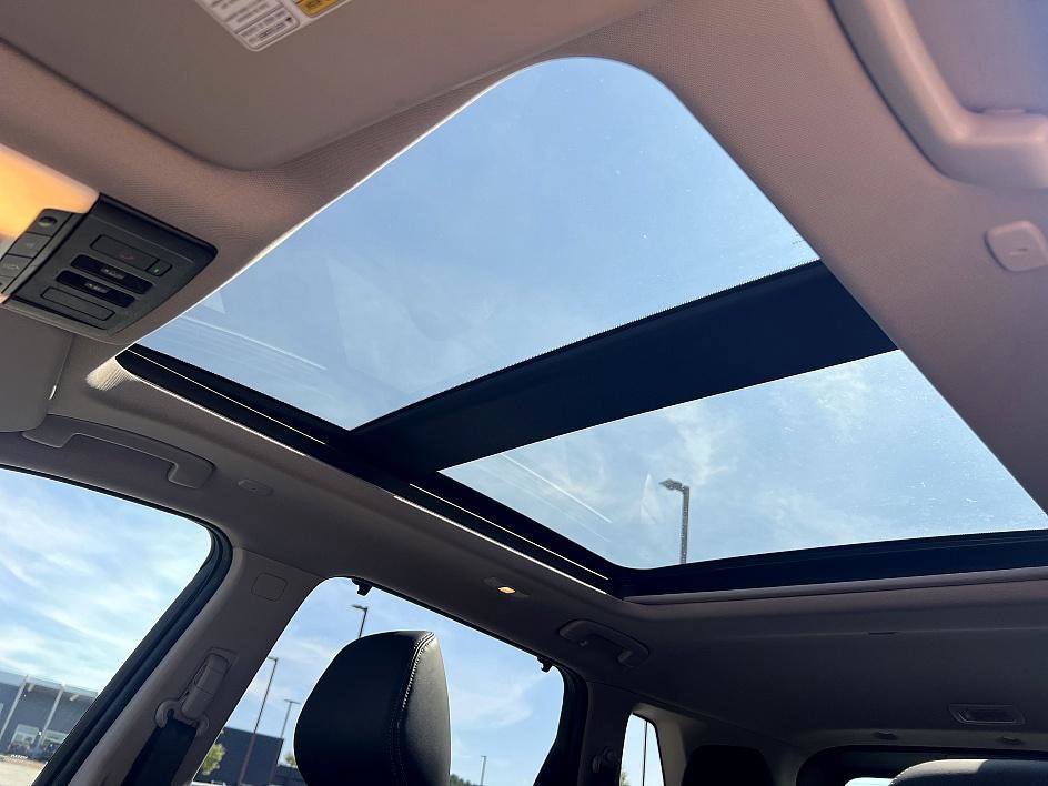 2023 Nissan Rogue Platinum photo 24