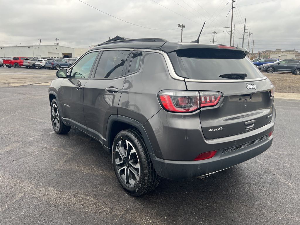 2023 Jeep Compass Limited photo 3
