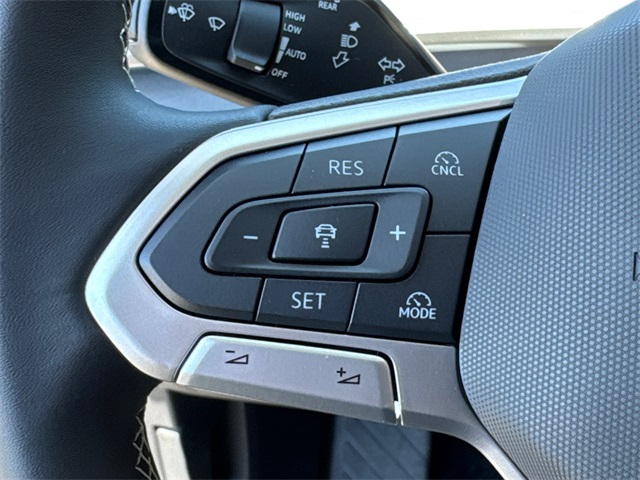 2025 Volkswagen Tiguan SE photo 34