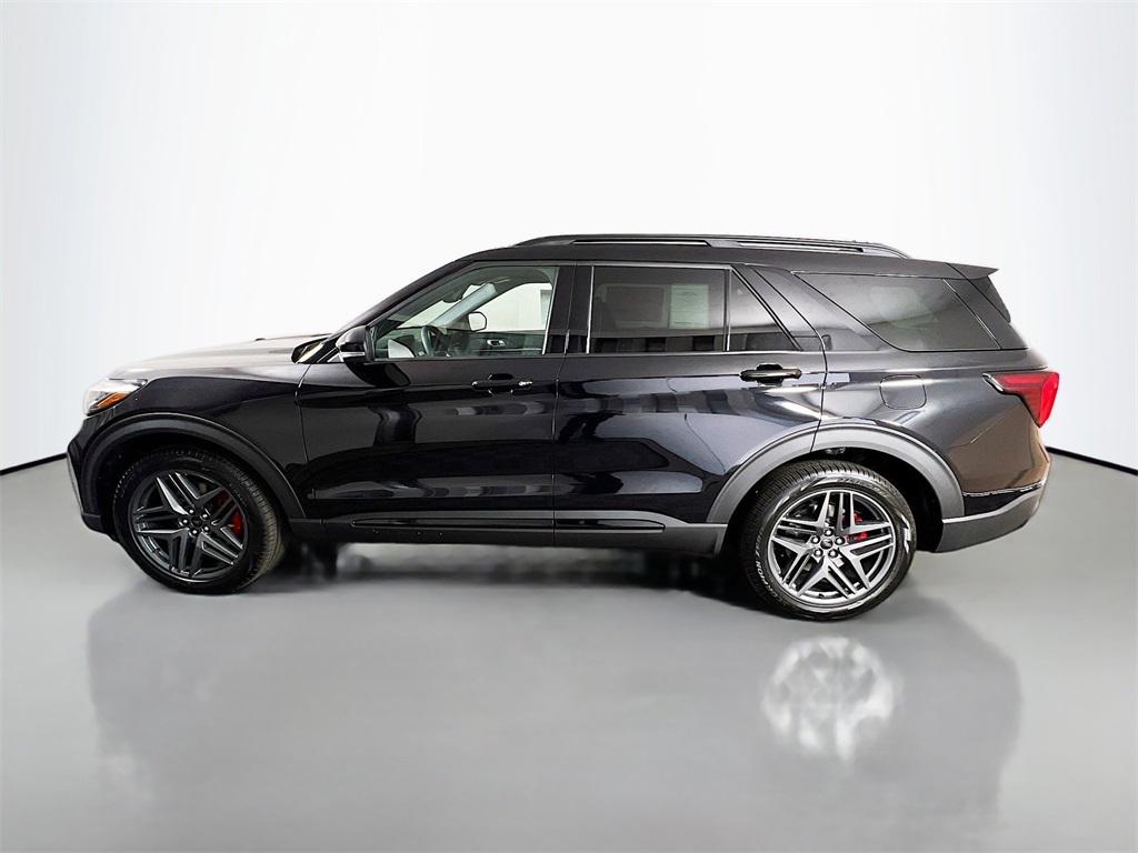 2025 Ford Explorer ST photo 4