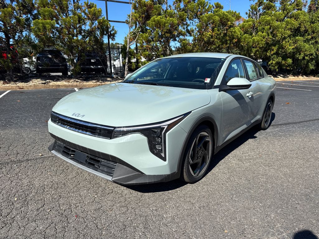 2025 Kia K4 EX photo 2