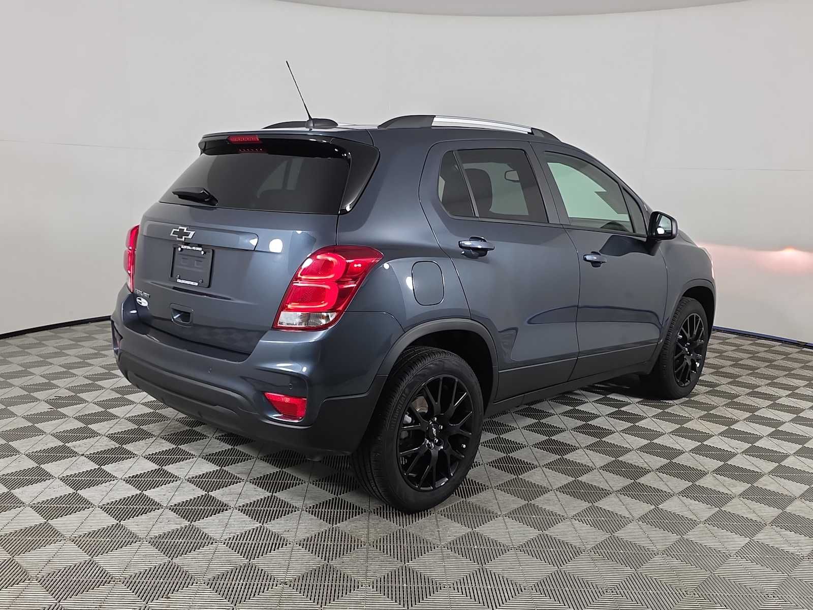 2022 Chevrolet Trax LT photo 2