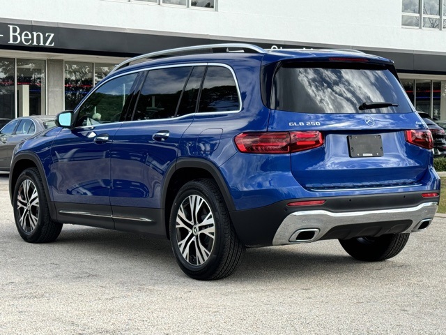 2024 Mercedes Benz GLB 250 4MATIC photo 3