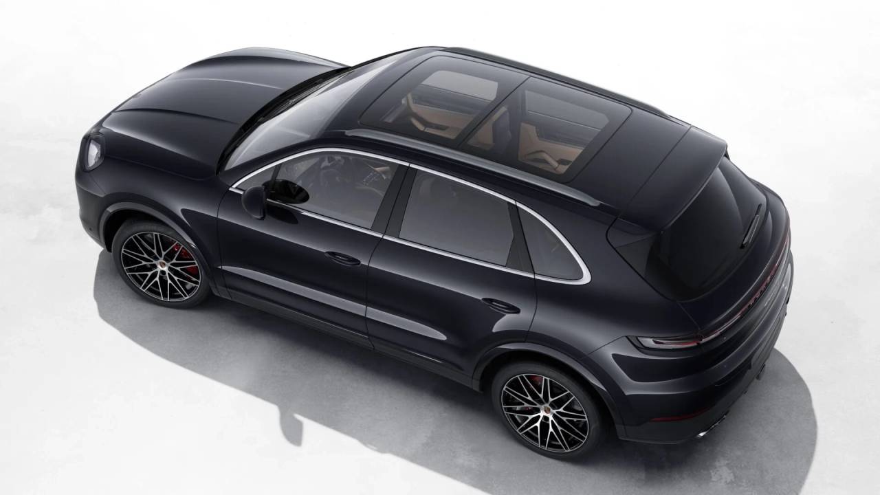 2026 Porsche Cayenne S photo 4