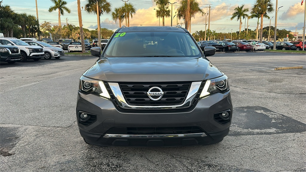 2020 Nissan Pathfinder SV photo 2