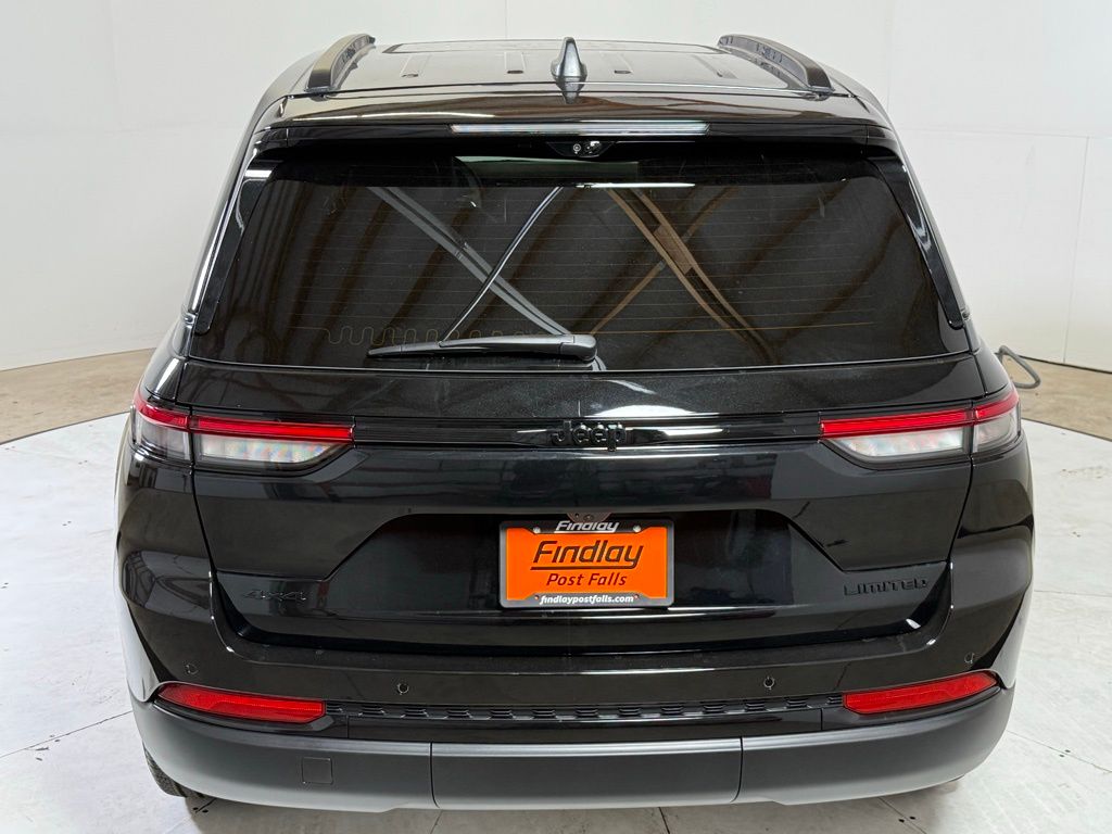 2025 Jeep Grand Cherokee Limited photo 3