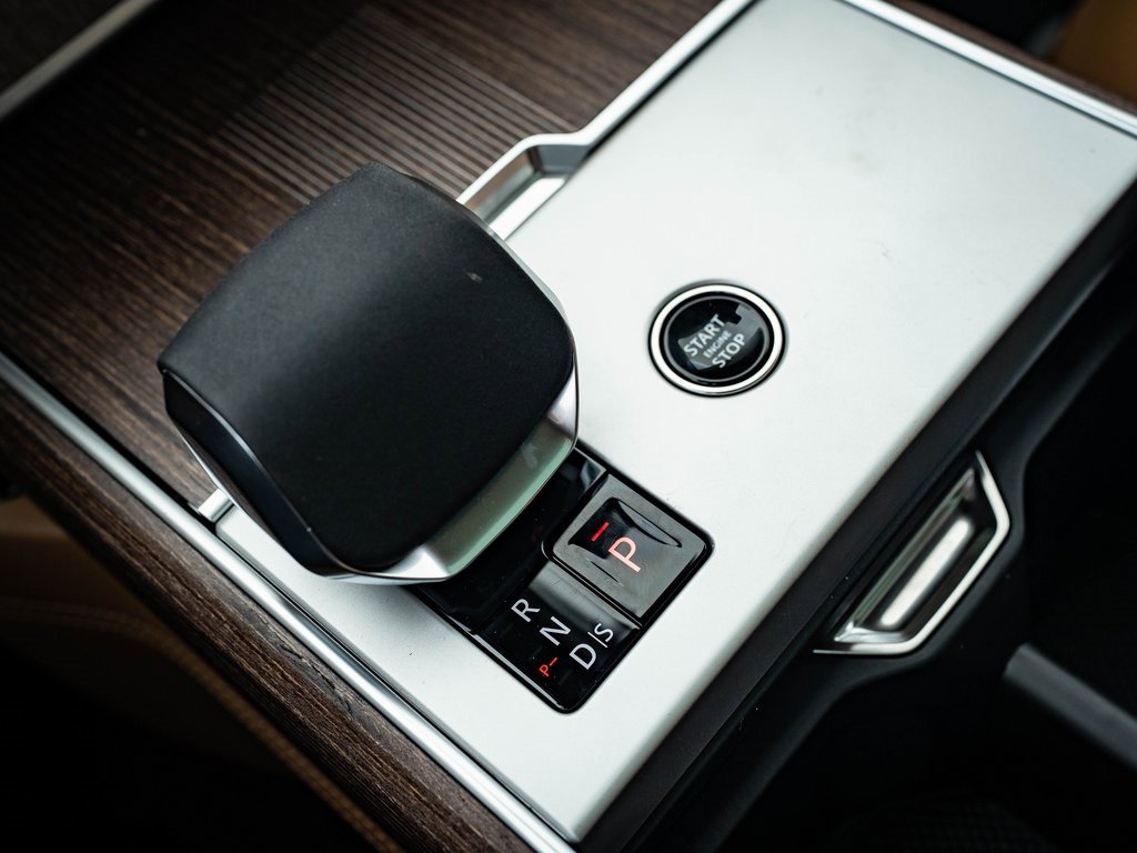 2025 Land Rover Range Rover Autobiography photo 33