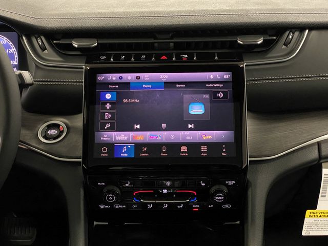 2025 Jeep Grand Cherokee Limited photo 9