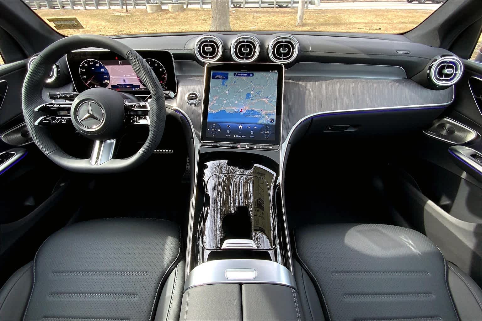2025 Mercedes Benz GLC 300 4MATIC photo 4