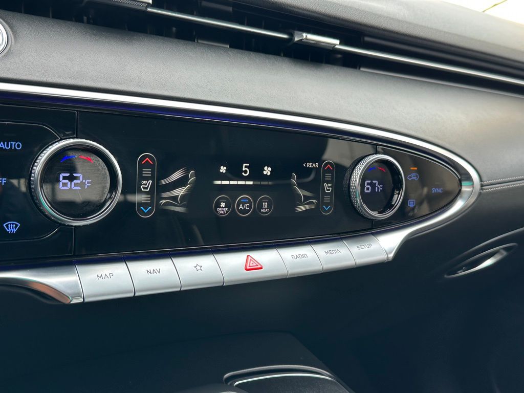 2025 Genesis Electrified GV70 Advanced photo 29
