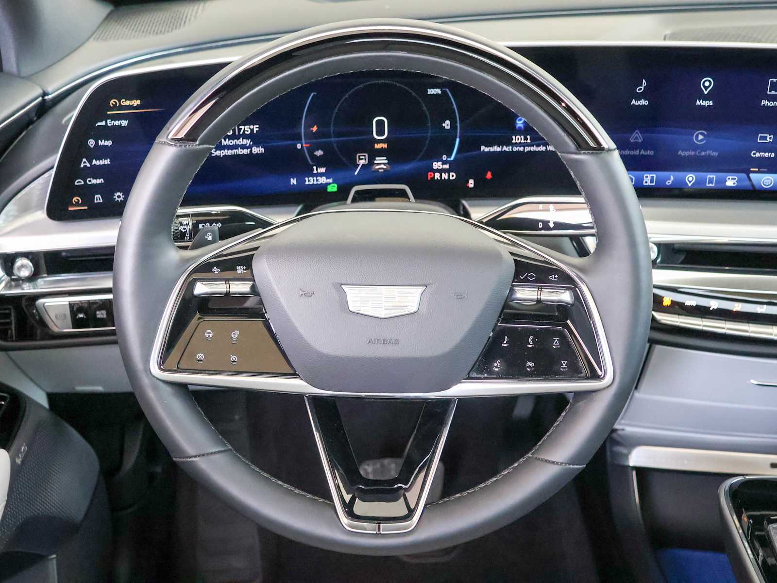 2024 Cadillac Lyriq Sport photo 11