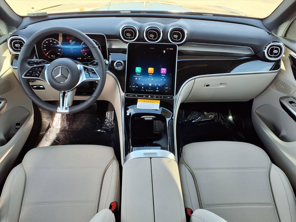 2026 Mercedes Benz GLC 300 photo 4